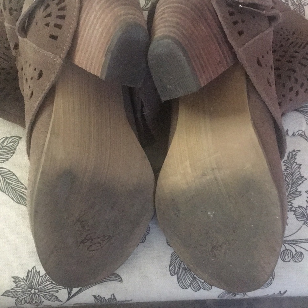 Naughty monkey booties - Picture 7 of 7